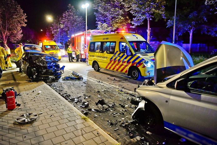 Vijf man gewond bij eenzijdig ongeluk in Bladel.