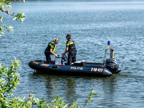 Limburgse politie vindt lichamen van twee vermiste vissers in de Maas