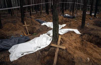 EU-voorzitter Tsjechië wil tribunaal voor oorlogsmisdaden na opgraving lichamen in Oekraïense stad Izjoem