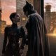 Wanneer Catwoman het deurtje van haar ijskast laat openstaan valt er éíndelijk eens een streepje licht op de personages in ‘The Batman’