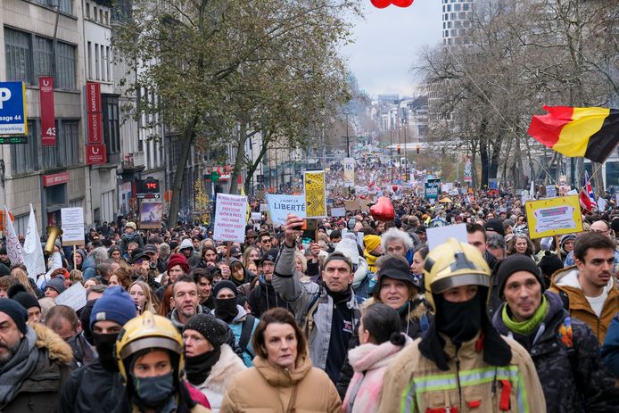 Archiefbeeld van een vorige betoging, op 5 december 2021, in Brussel tegen de coronamaatregelen .