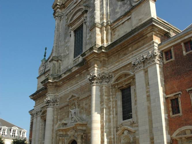 Stad Brugge én provincie gaan restauratie van Sint-Walburgakerk mee bekostigen: “Eén van de mooiste kerken van onze stad”