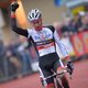 Mathieu van der Poel pakt de zege in Sint-Niklaas