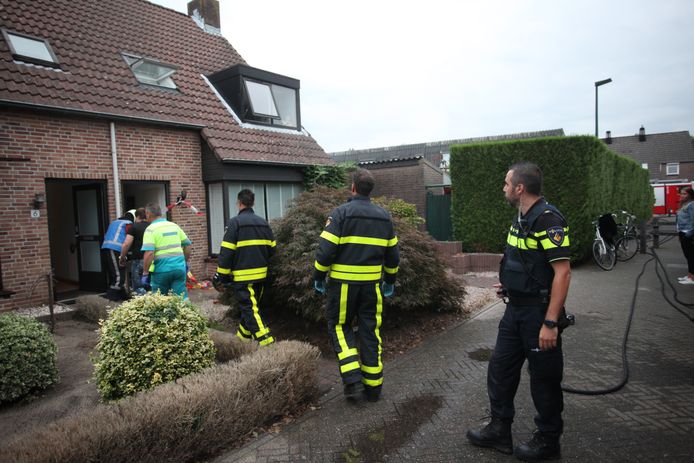 De twee tieners raakten gewond bij een woningbrand in Dongen.