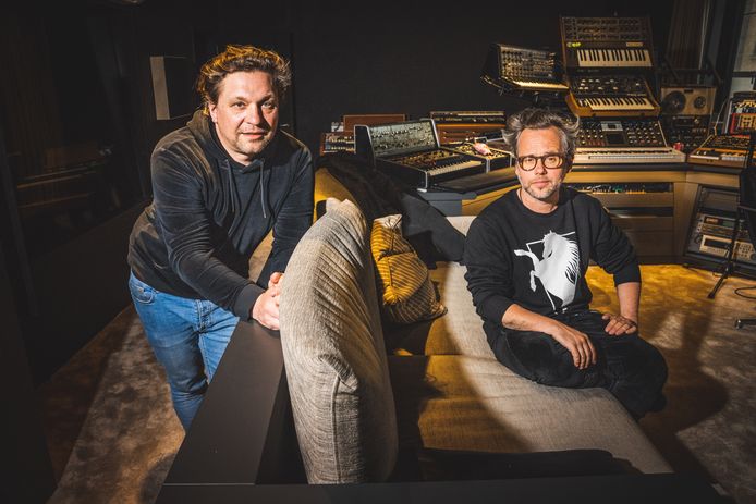 Stefan Bracke en Francois De Meyer in de studio van Audiotheque.
