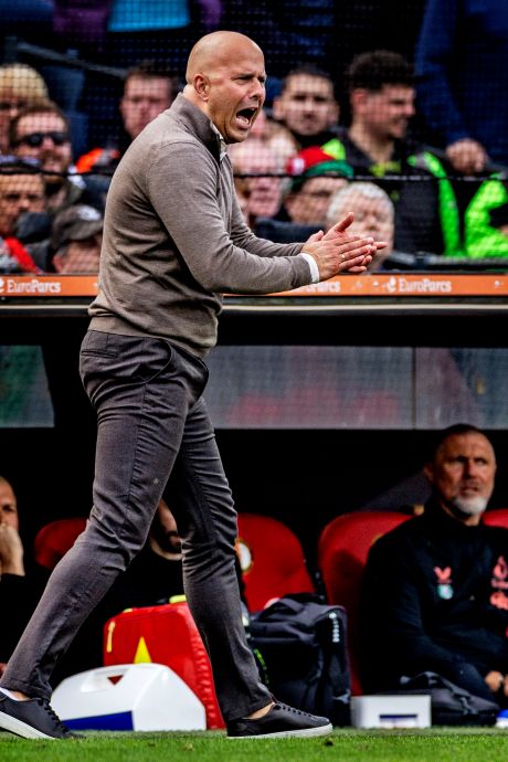Hard en zakelijk opstellen onnodig voor Feyenoord: Arne Slot heeft de club enorme dienst bewezen