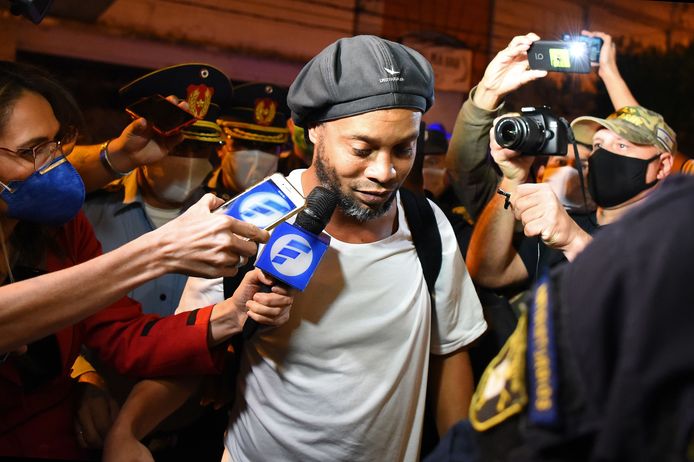 Ronaldinho komt aan bij zijn hotel in Asuncion, archieffoto.