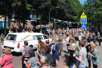 Juf Gea was geliefd, blijkt uit indrukwekkende erehaag: ‘Heel Made is geschokt’