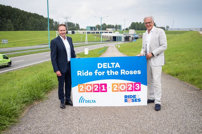 Delta-directeur Ludolf Rasterhoff (links) en voorzitter Ben de Reu van de Delta Ride For The Roses.