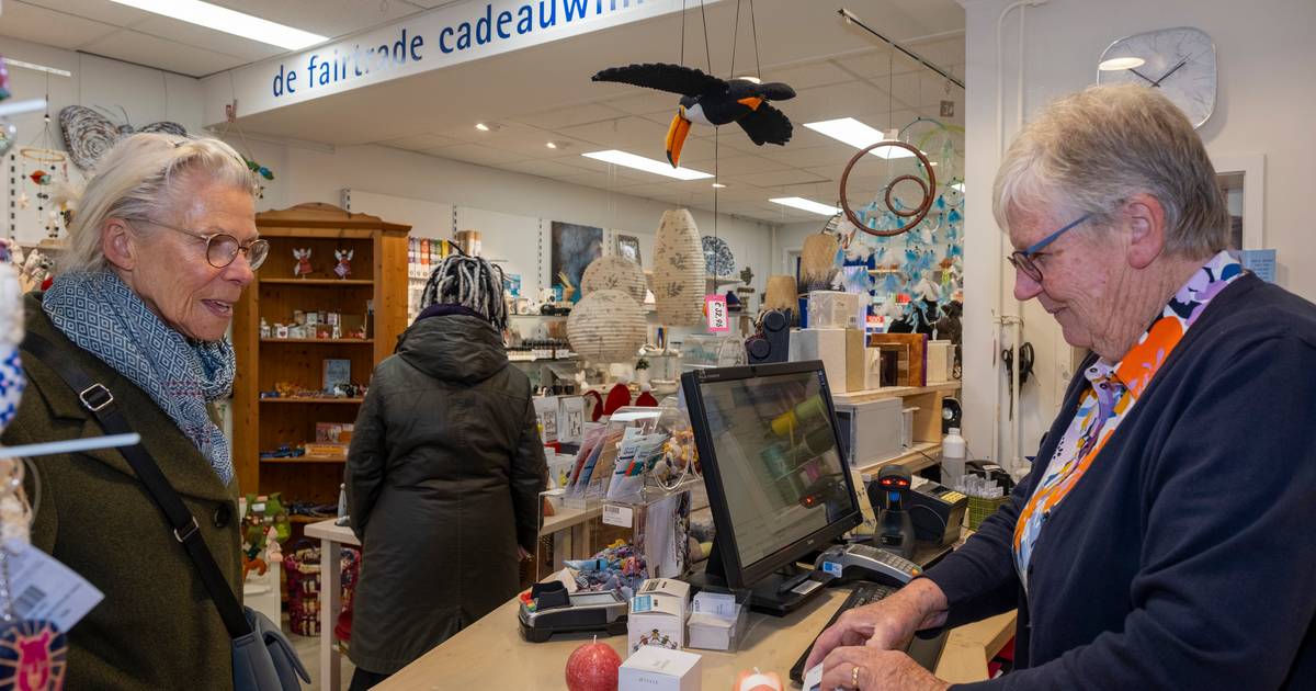 Sluiting Wereldwinkel Oostburg van de baan, nieuwe vrijwilligers brengen nieuw elan