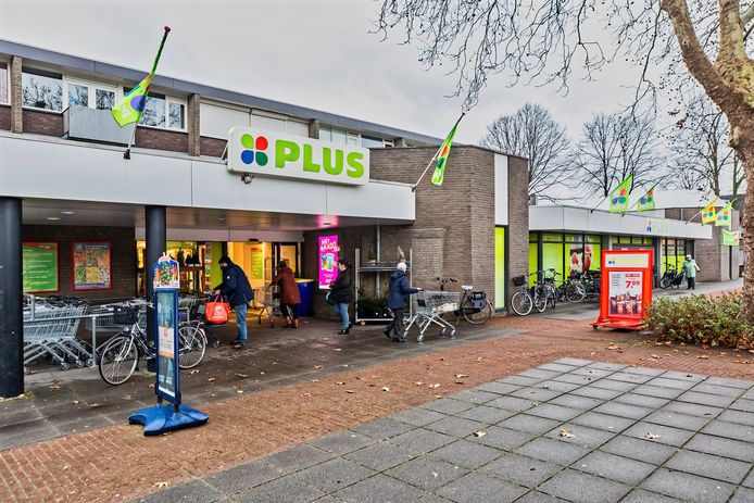 De Plus supermarkt aan het Schonckplein in Geertruidenberg wil uitbreiden en verhuizen.