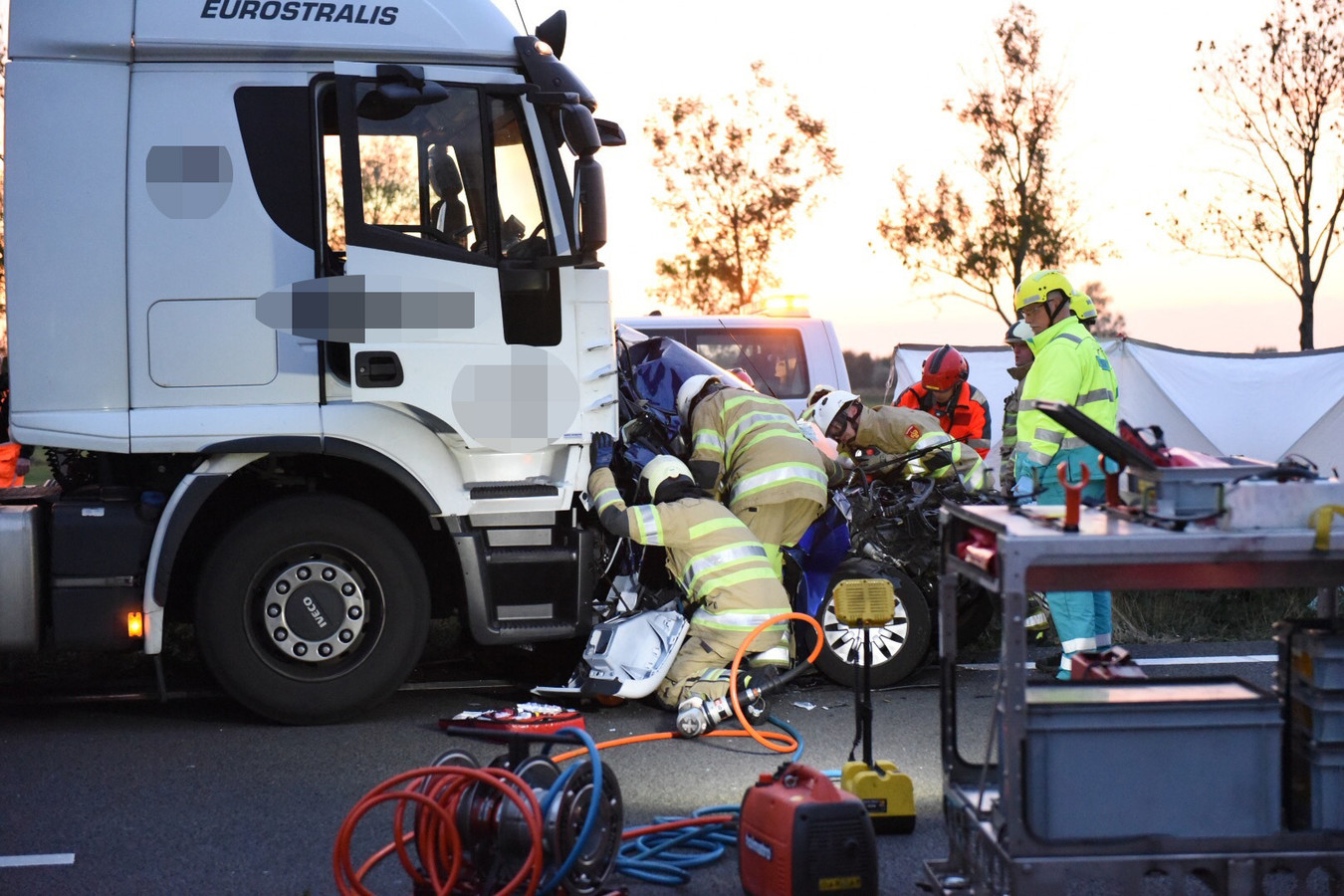 Vrachtwagenchauffeur aangehouden na zwaar ongeval op A2 ...