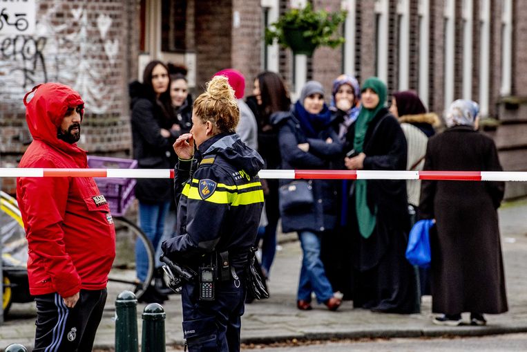 Politie-afzetting na de schietpartij in Rotterdam die de 16-jarige Humeyra het leven kostte. Beeld ANP