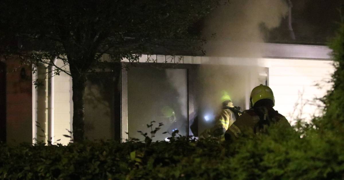 Brand in vakantiewoning Ede; politie onderzoekt brandstichting .