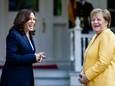 Vicepresident Kamala Harris en bondskanselier Angela Merkel ontbijten samen in de woning van Harris in Washington.