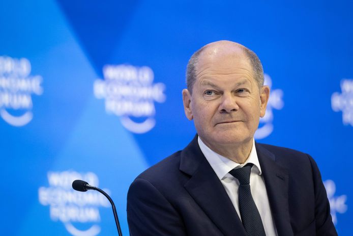 German Chancellor Olaf Scholz looks on prior to deliver a speech at the Congress centre during the World Economic Forum (WEF) annual meeting in Davos on January 18, 2023. (Photo by Fabrice COFFRINI / AFP)