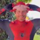 Prins Harry verkleedt zich als Spider-Man voor hartverwarmende kerstboodschap
