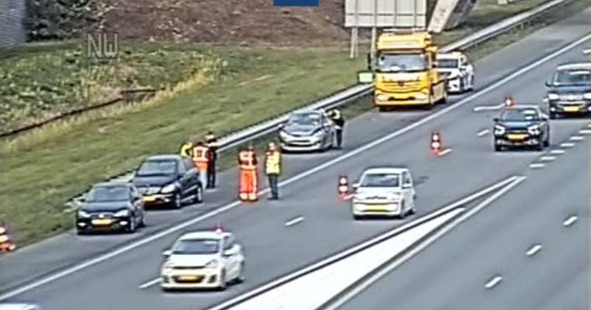 Rechterrijstrook A2 bij Maarssen dicht nadat meerdere auto's botsen