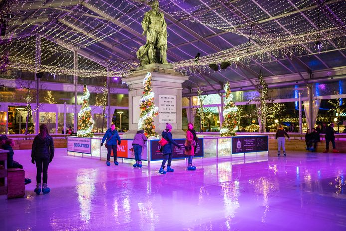 Rondjes schaatsen: het zal vanaf 4 december gelukkig nog mogen tijdens Winter in Antwerpen.