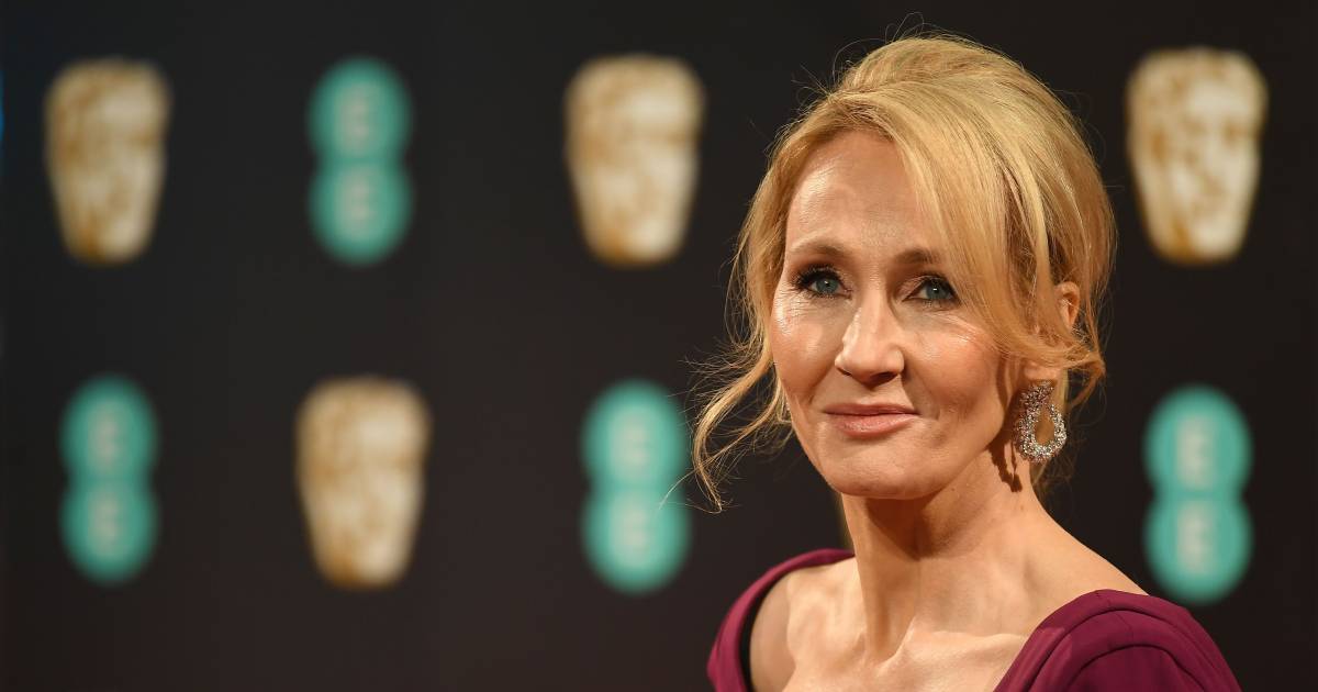 JK Rowling è di nuovo sotto tiro per un tweet anti-transgender |  celebrità