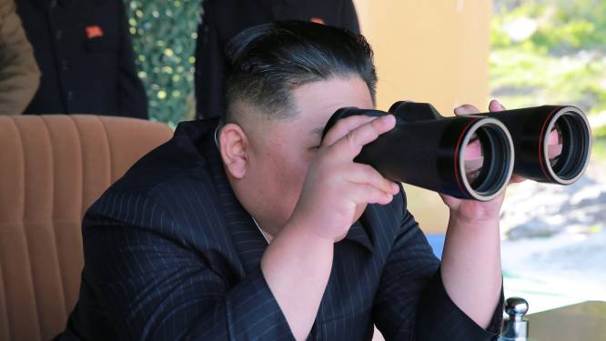 Noord-Korea lanceert weer raketten, VS neemt schip in beslag