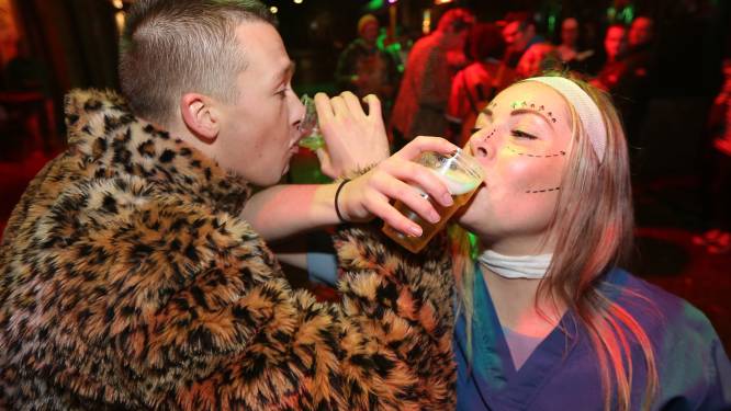 Van 2 euro tot 3,50: zoveel betaal je voor een biertje tijdens carnaval in Brabant