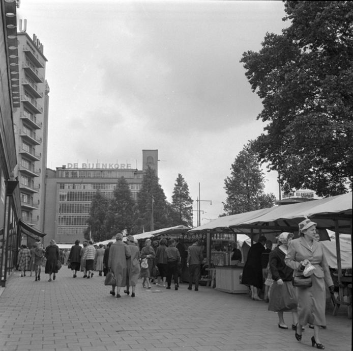 Pinksterdriemarkt op de Coolsingel.
