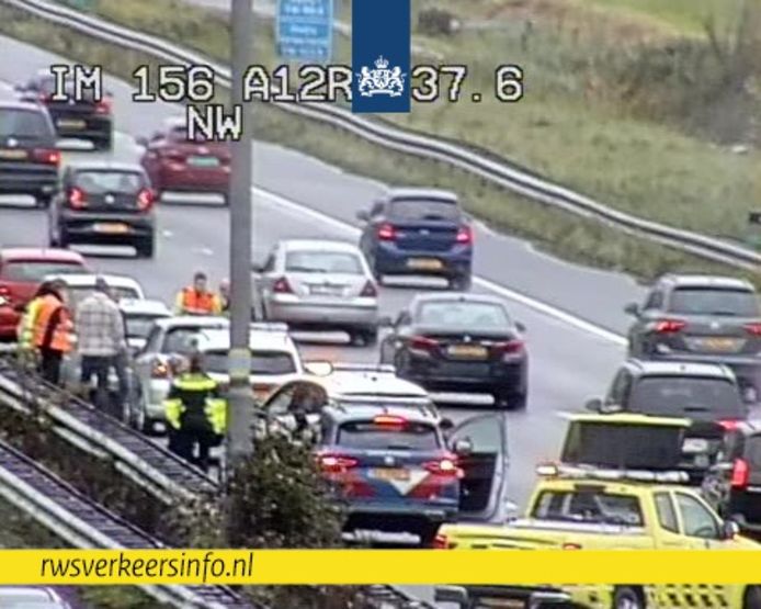 File op A12 vanaf de Duitse grens naar Arnhem bij Duiven door een ongeval.