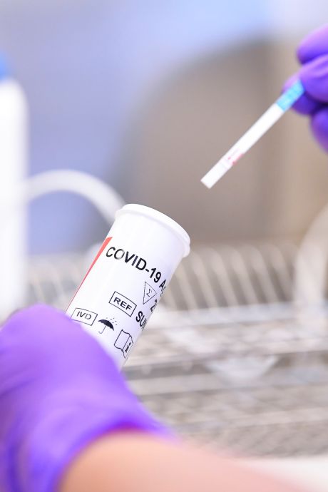 Près de 70% des nouveaux cas identifiés de coronavirus sont en Europe