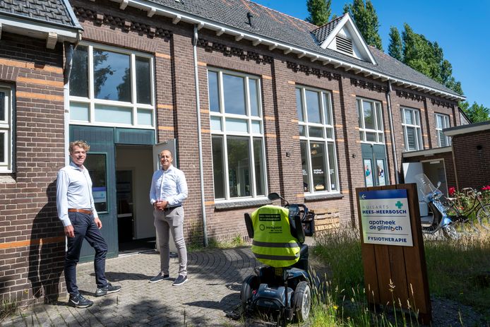 Huisarts Joris Stoppels (links) en apotheker Hamid Gongai.