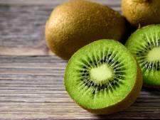 Waarom een kiwi soms pijn geeft in je mond
