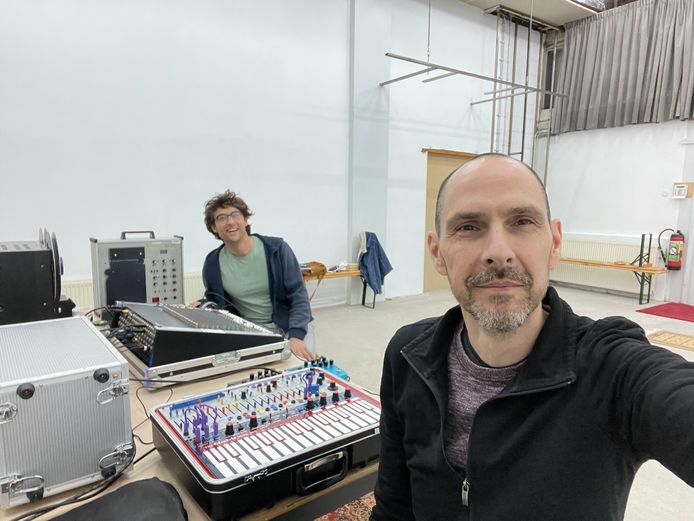 Anthony Fiumara met Mathijs Leeuwis, de oude en de nieuwe stadscomponist van Tilburg.