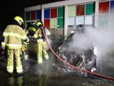 Auto brandt uit op parkeerterrein in Tiel: politie bevestigt brandstichting
