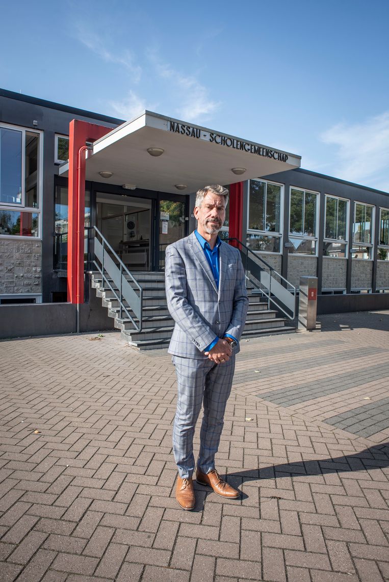 Rector Ron Speetjens voor de Bredase school De Nassau Beeld Roos Pierson
