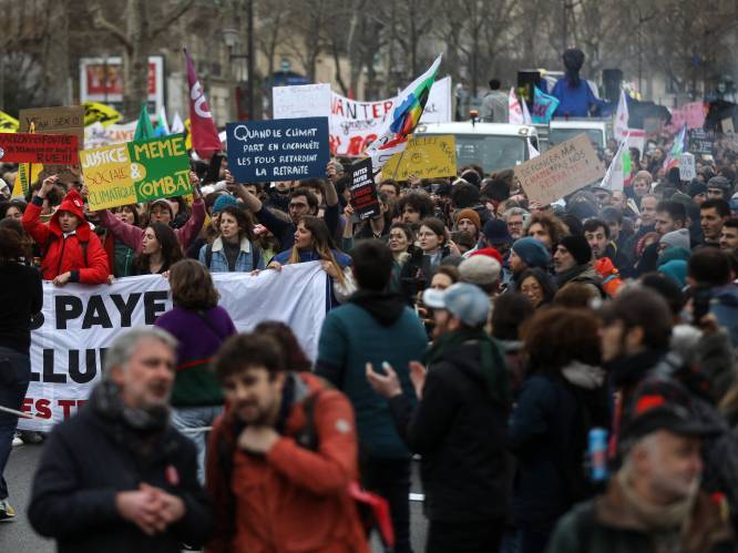 Fransen betogen opnieuw tegen hogere pensioenleeftijd: honderdduizenden mensen op straat