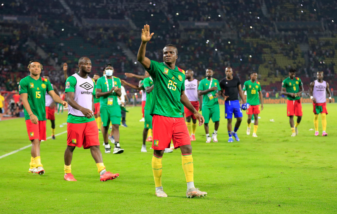 Nouhou Tolo du Cameroun célèbre après le match Cameroun - Burkina Faso, Coupe d'Afrique des Nations, 9 janvier 2022.