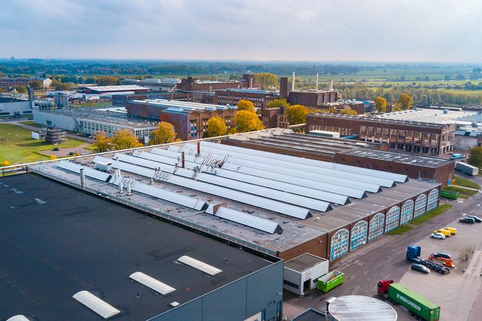Op alle geschikte daken op Industriepark Kleefse Waard in Arnhem komen zonnepanelen, 25.000 in totaal.