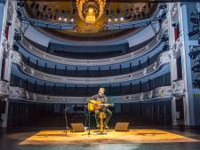 corona of niet tim akkerman viert twintigjarig jubileum in haagse koninklijke schouwburg den haag ad nl