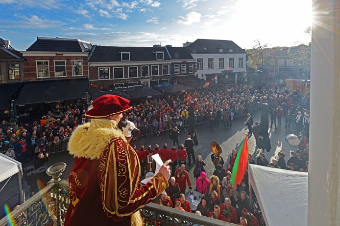 Prins Mienus XIV in gezondere tijden