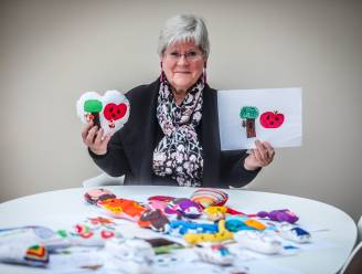 Kinderen bezorgen Linda (69) hun tekening, zij maakt er knuffel van voor kankerpatiëntjes: “Ik doe het voor de twinkeling in hun oogjes”
