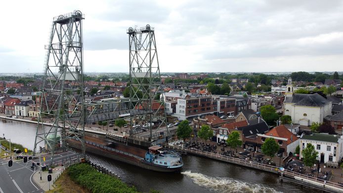 Hefbrug in Waddinxveen gaat zondag dicht voor onderhoud.