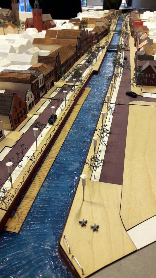 De maquette van de toekomstige haven door Thijs van Tetering is bijna klaar.