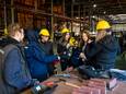 Tijdens Girl's Day bezoeken meisjes technische bedrijven, zoals de leerlingen van vmbo-school bij Shipyard in Capelle aan den IJssel.