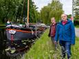 Gerard (rechts) en Gert vinden het nog steeds moeilijk om hun van binnen zwaar gehavende schip te zien, maar ze willen dolgraag terugkeren.