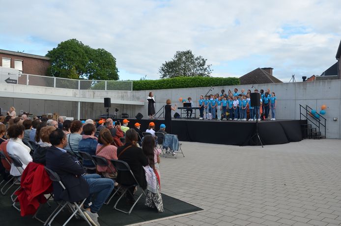 De officiële opening van het nieuwe schoolgebouw van de Vrije Basisschool Welle.