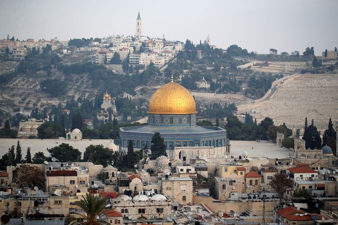 De status van Jeruzalem is één van de neteligste kwesties in het Midden-Oosten. Trump beloofde het Israëlisch-Palestijnse conflict op te lossen, maar lijkt nu met de botte bijl tekeer te gaan.