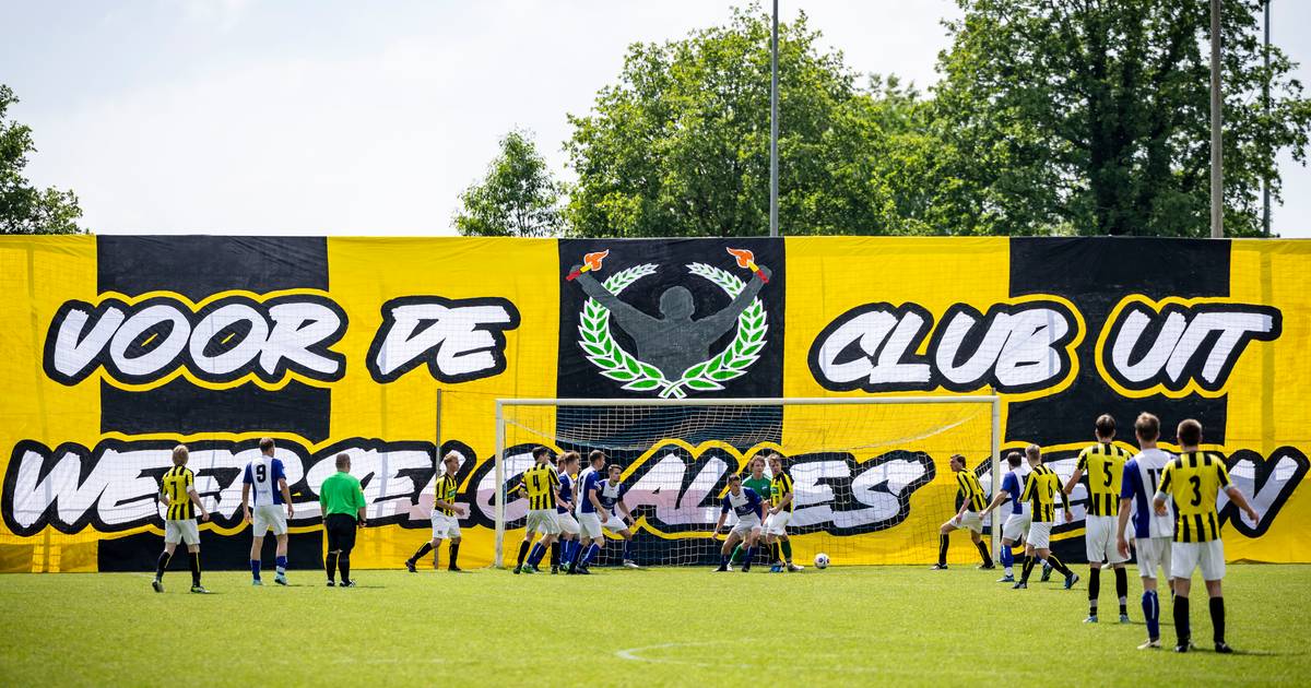 Opvallend: veelbesproken scheidsrechter fluit uitgerekend kampioensduel: ‘Ik had geen twijfels’