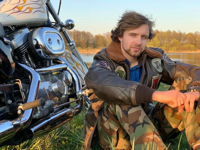 Artem Dymyd trok op zijn twintigste op de motorfiets naar Irak. "Hij was geen onrustige ziel, eerder een ontdekkingsreiziger", vertelt zijn vader.
