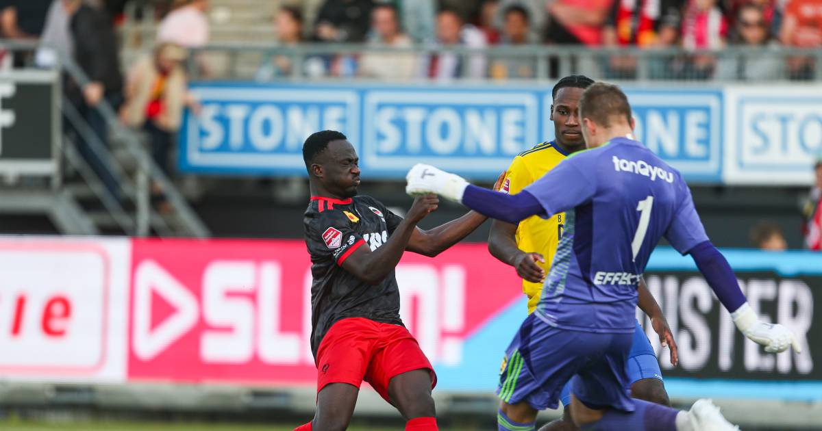 Belabberde eerste helft van Excelsior: Cambuur zoekt met terechte voorsprong kleedkamer op