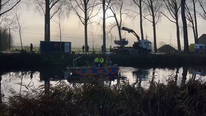 Duikers zoeken in Damse Vaart naar pistool van Bende van Nijvel.